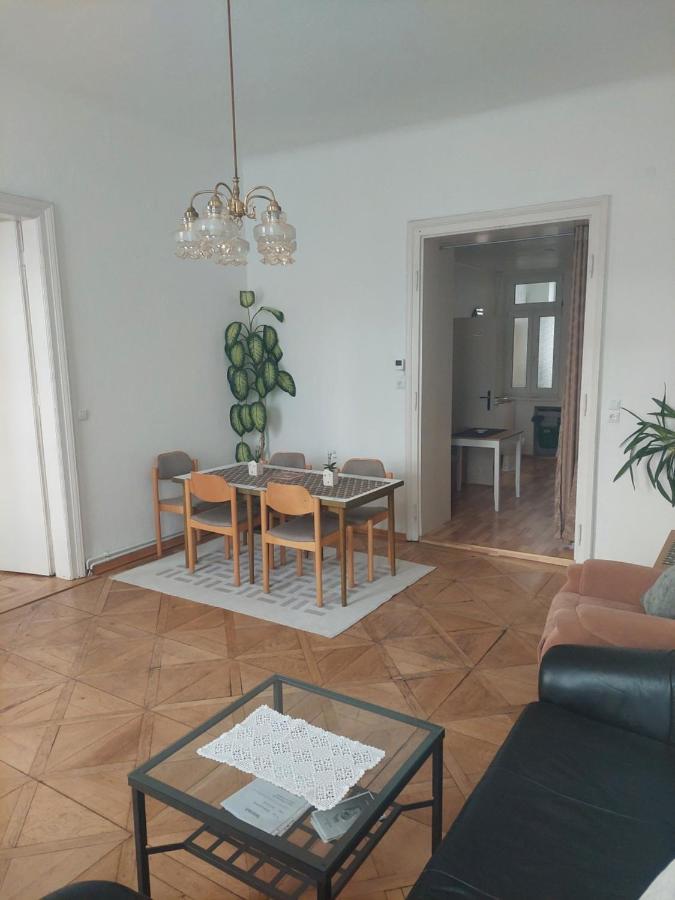 Gerald's 12 * Wien